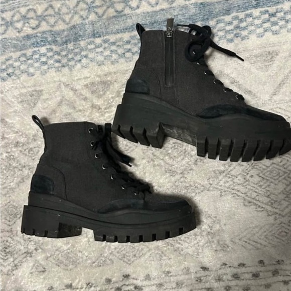 Vionic boots - Picture 2 of 3